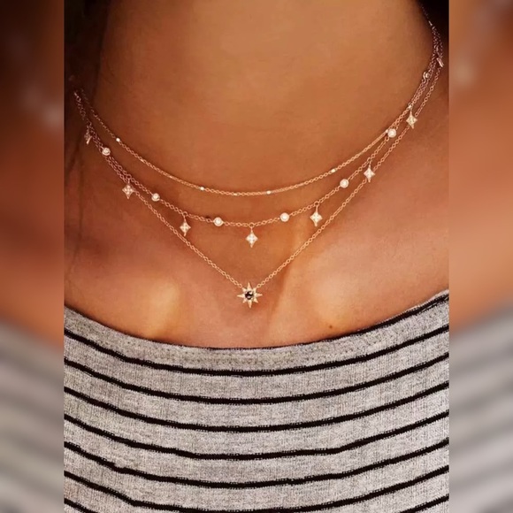 Jewelry - Cute layered star charm necklace